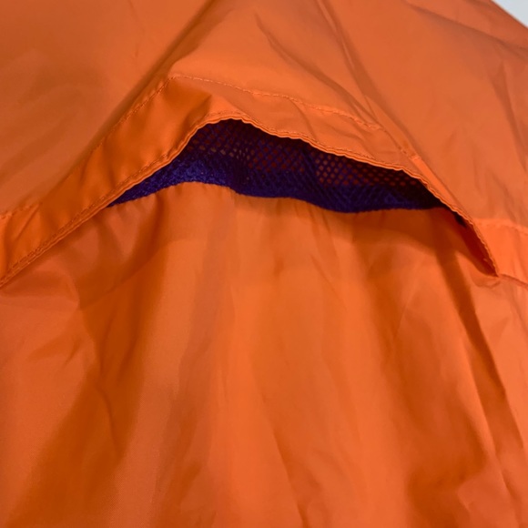 Columbia Windbreaker with hidden hood - Picture 4 of 8